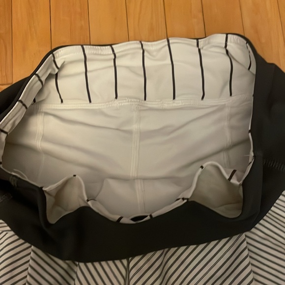 Lululemon Gray Fast Cat Skirt Size 4 VGUC - Picture 15 of 16